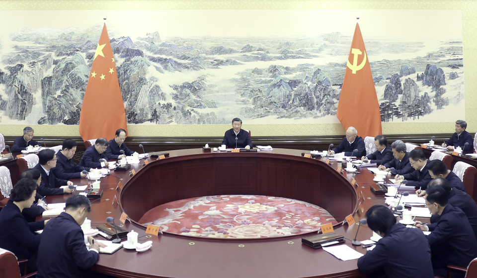 习近平同中华全国总工会新一届领导班子成员集体谈话